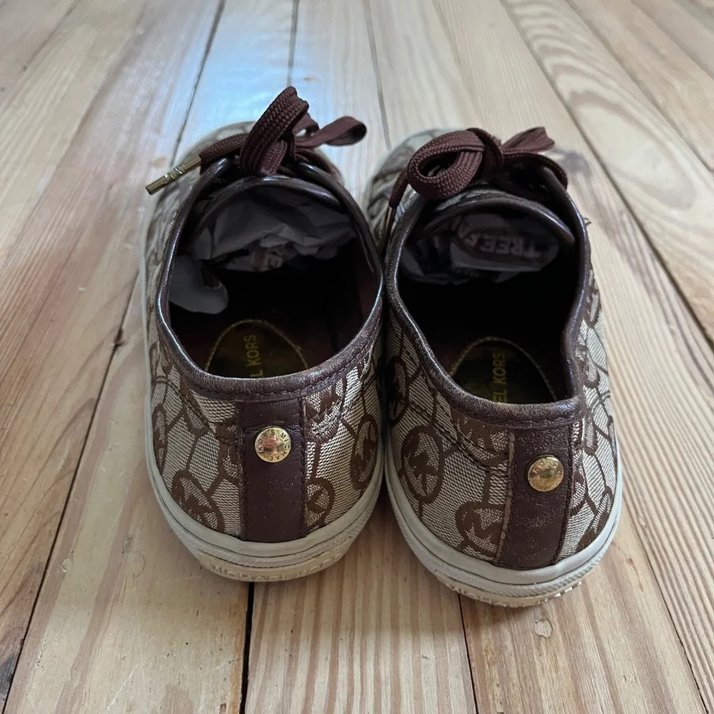 Michael Kors Brown Monogram Logo Low Top‎ Sneakers Gold Hardware Womens 7M AP13A